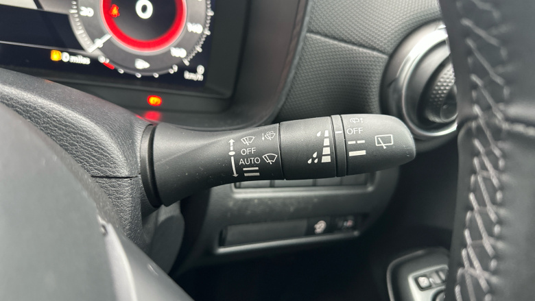 Nissan Juke 1.0 DiG-T N-Connecta 5dr DCT Petrol Hatchback